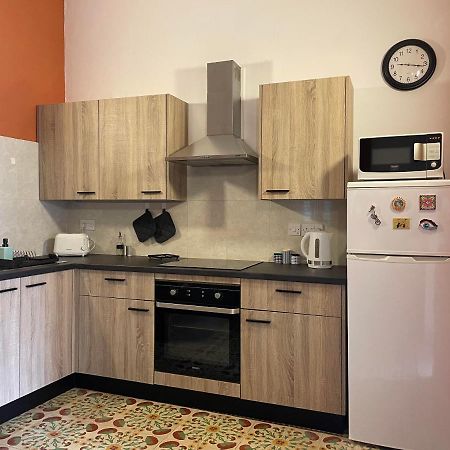 Parisio One Bedroom Maisonette In Sliema Exteriör bild